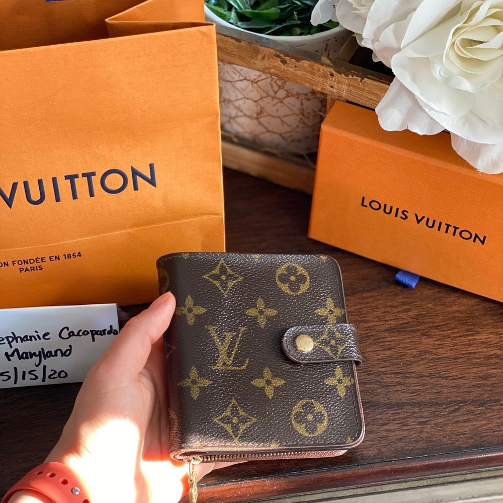 Louis Vuitton Compact Zippy Wallet - Picture 6 of 8